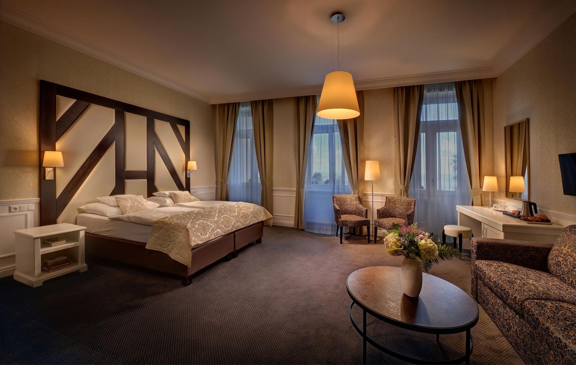 Grand Hotel Stary Smokovec Vysoké Tatry エクステリア 写真